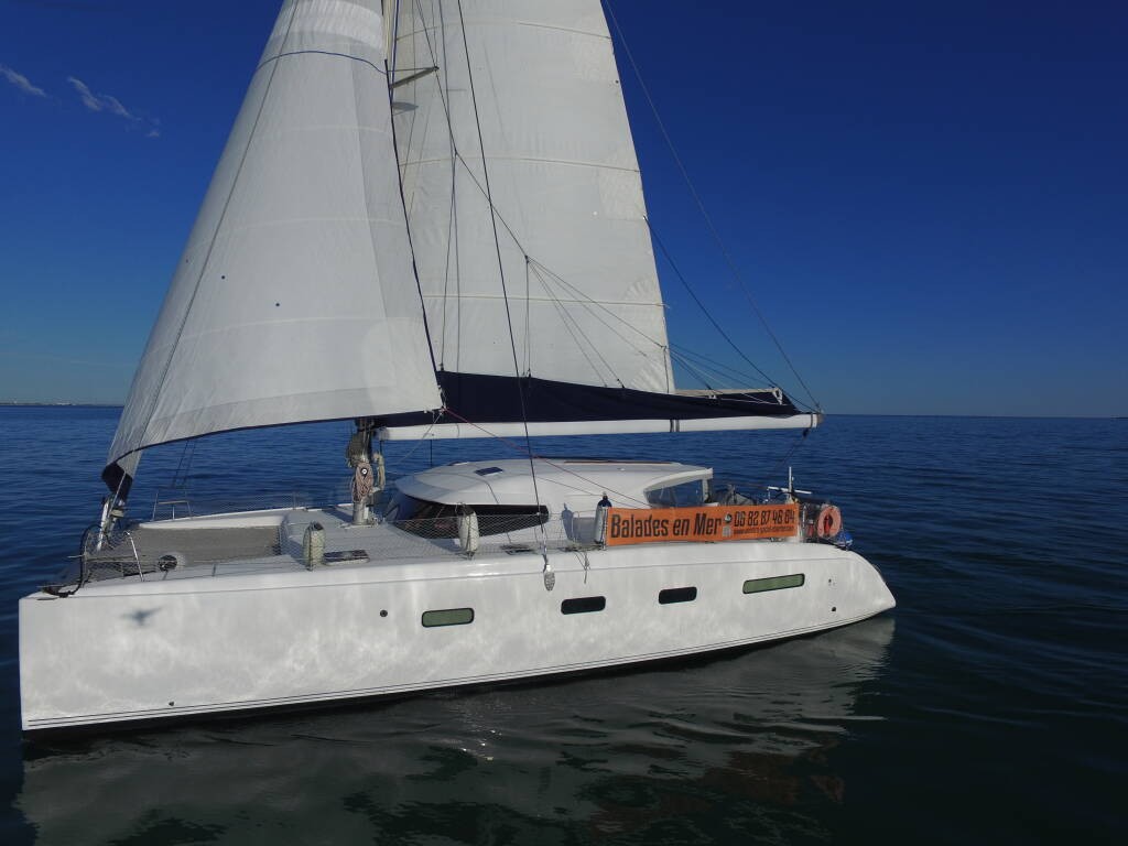 aldabra yacht charter avis