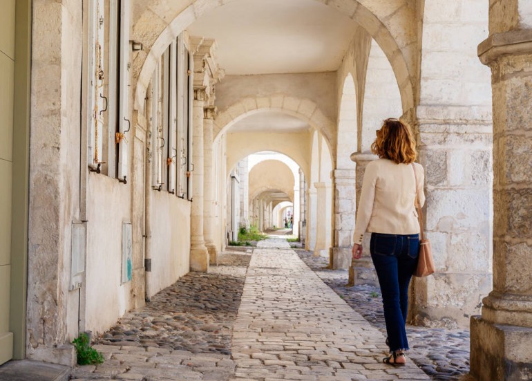 LA ROCHELLE UNMASKED... LA ROCHELLE UNMASKED...