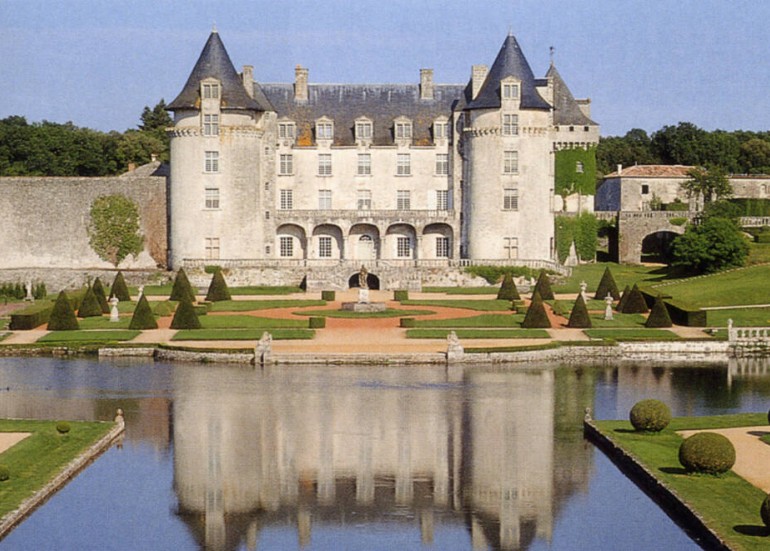 Le château de la Roche Courbon
