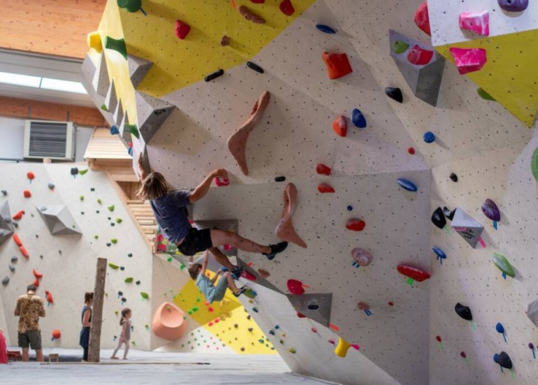 Climbing - Les Cabanes Urbaines Climbing - Les Cabanes Urbaines