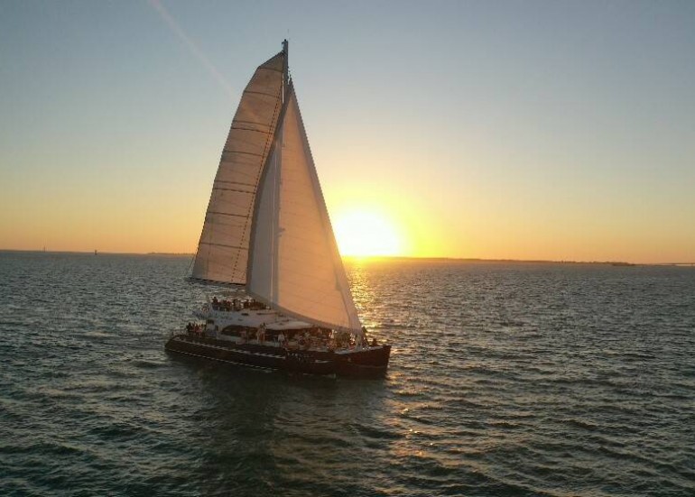 Coucher de soleil - Inter-îles Catamarans