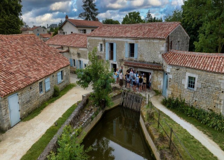 Maison de la Meunerie vue du bief