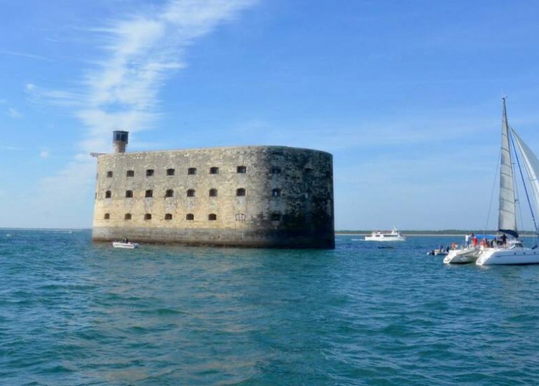 Fort Boyard Catamaran