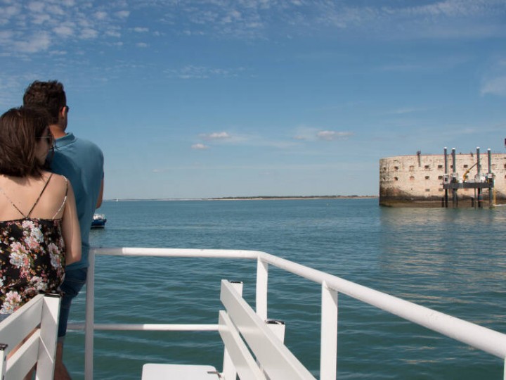Sea tour with commentary of Fort Boyard - Croisières Inter-îles