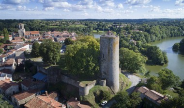 Tour Mélusine Vouvant