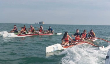 pirogue double et simple près de Fort Boyard