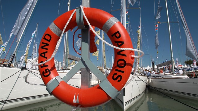 bouée avec le nom du Grand Pavois au Port