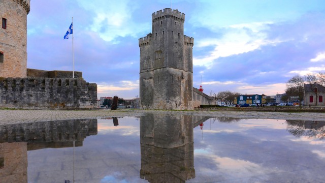 Pluie et reflet Tours St-Nicolas