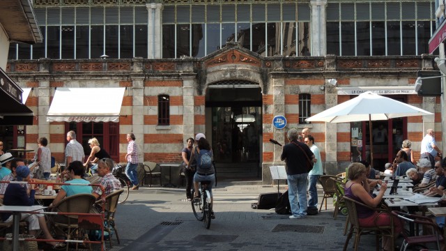 vue sur les Halles du Marché de La Rochelle